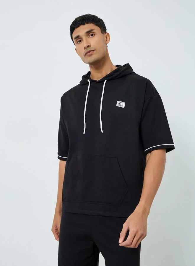 ستايلي طقم منسق من هودي بأكمام قصيرة وشورت للرجال